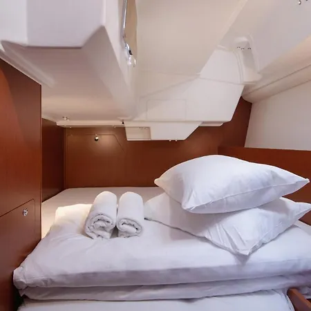 보트호텔 Beneteau Oceanis 38.1.- Anima Maris Iii Sailing Boat 스플리트