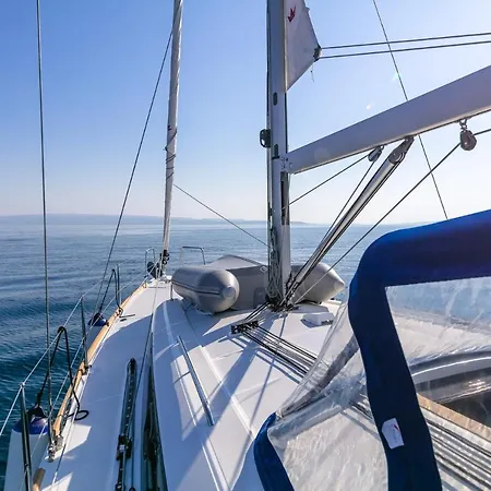 Beneteau Oceanis 38.1.- Anima Maris Iii Sailing Boat 보트호텔 *